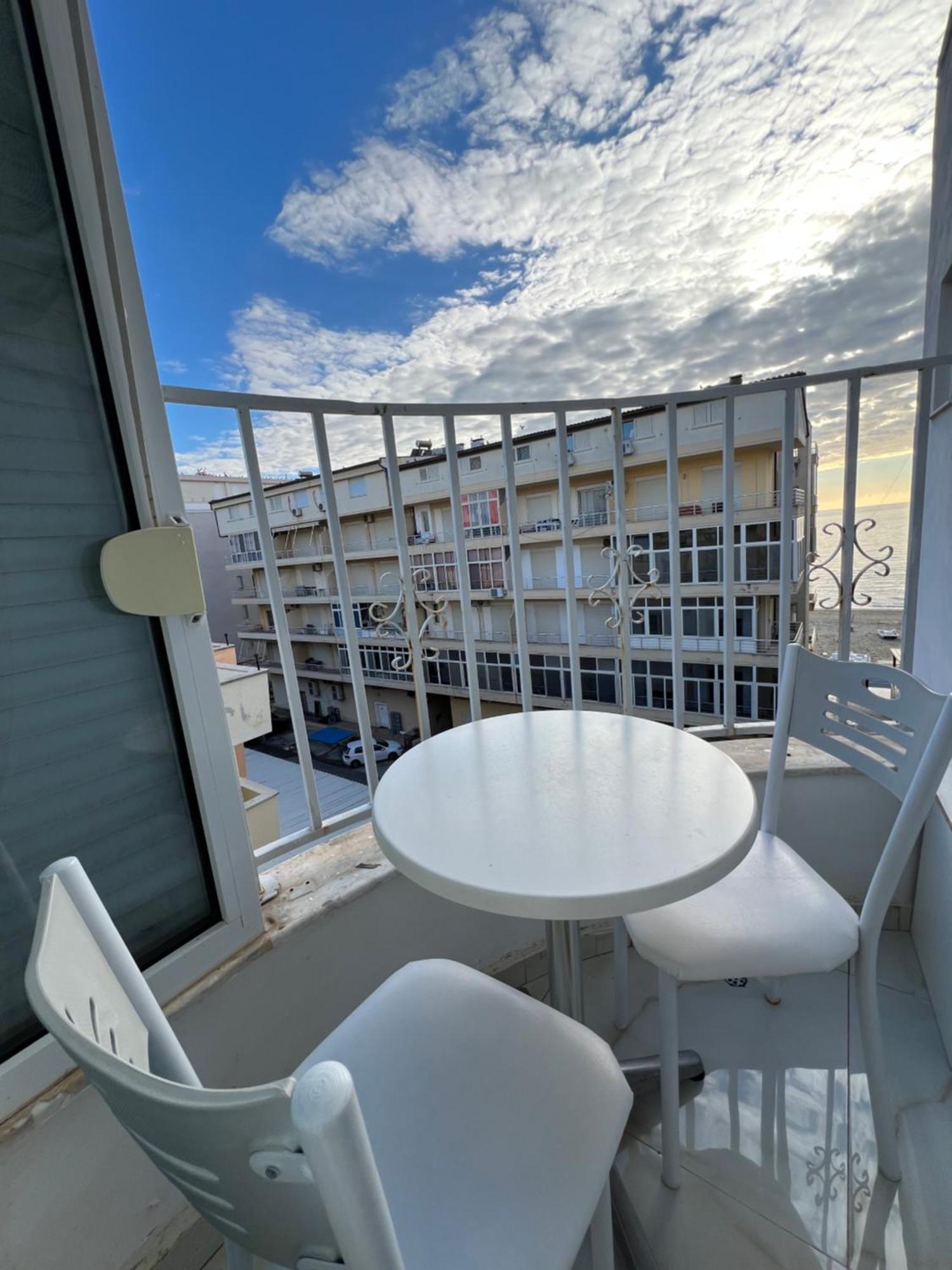 Beach Studio Durres Seaview Esterno foto